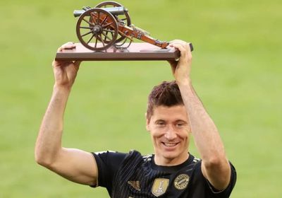 ليفاندوفسكي يحطم رقم مولر القياسي بعد 49 عاماً