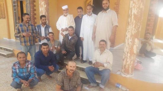 تحرير عمال مصريين من قبضة عصابات تهريب بليبيا