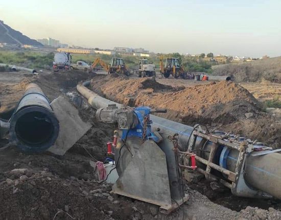 إصلاح عطل بأحد خطوط المياه في خورمكسر