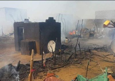 حريق يلتهم مخيمًا للنازحين في الحديدة  