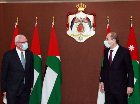  وزير الخارجية الفلسطيني يبحث مع نظيره الأردني تطورات الأوضاع بالقدس