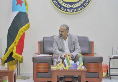 الرئيس الزُبيدي يقف على تطورات الأوضاع بسقطرى