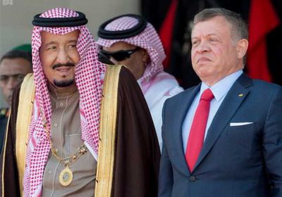  العاهل السعودي يهنئ ملك الأردن بمناسبة ذكرى استقلال بلاده