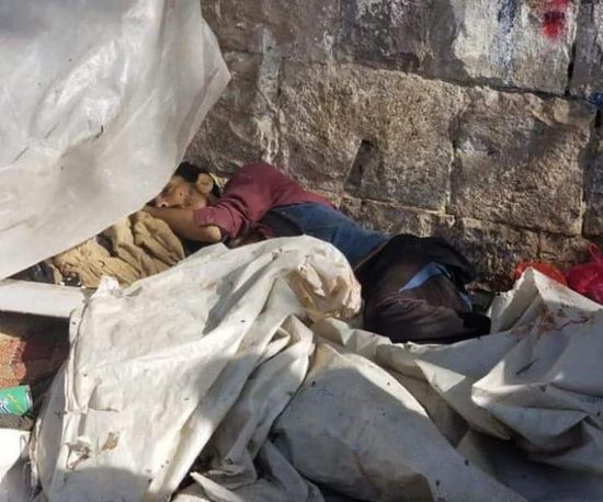 طعنه طفل.. تفاصيل جريمة قتل مختل عقليا في إب