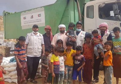 ترحيب شعبي بقافلة "خليفة الإنسانية" في دكسم