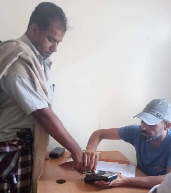 قيد أفراد مركز شرطة دكسم بنظام البصمة