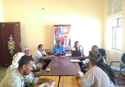 "تنفيذية انتقالي الملاح" تناقش تداعيات السيول والأزمة الإنسانية