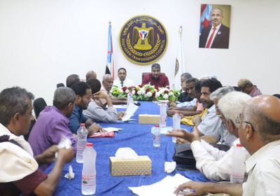 "انتقالي عدن" يواصل جهود رعاية أسر الشهداء والجرحى