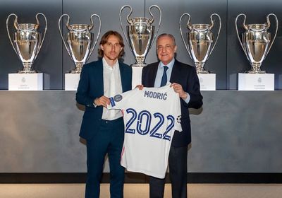 ريال مدريد يجدد عقد مودريتش رسميا