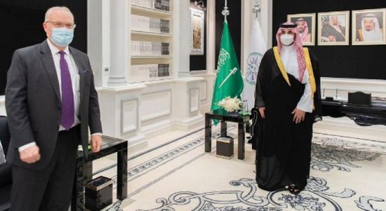 ليندركينغ يبحث مع خالد بن سلمان جهود وقف النار باليمن