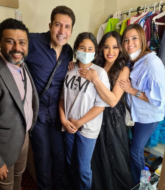 هاني رمزي يوجه رسالة لـ بشرى بعد حضورها مسرحية "أبو العربي"