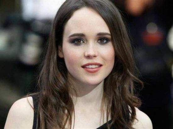 أول ظهور لـ إليوت بيج بعد تحولها إلى رجل