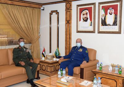  رئيس أركان القوات المسلحة الإماراتية يستقبل نظيره السعودي