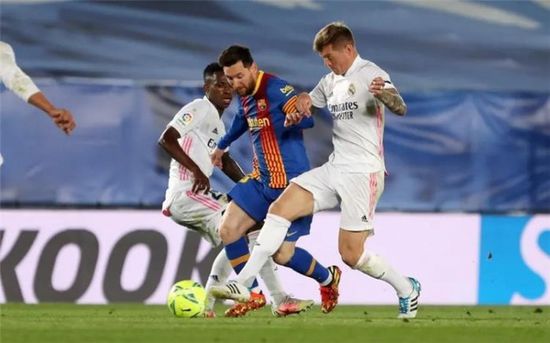 الريال وبرشلونة ويوفنتوس يردون على اتهامات (يويفا) بشأن دوري السوبر