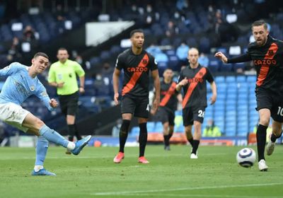 ساوثغيت يثني على تطور فودين مع مانشستر سيتي