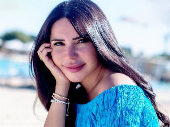 إنجي علاء توجه رسالة لدلال عبد العزيز وشريف دسوقي