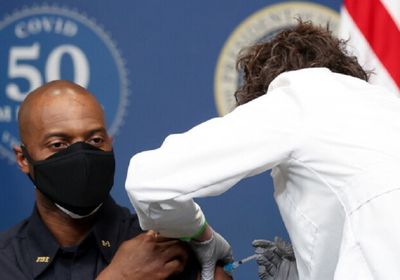 166 مليون أمريكي يتلقون جرعة من لقاح كورونا