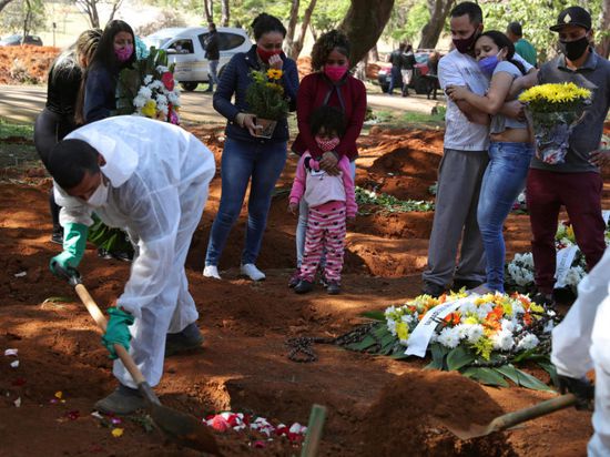 حصيلة إصابات ووفيات جديدة بكورونا في البرازيل