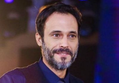 يوسف الشريف يطلب من جمهوره الدعاء لدلال عبد العزيز