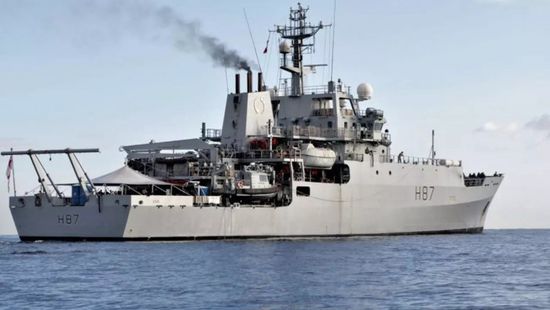 روسيا تطرد سفينة حربية بريطانية من المياه الإقليمية قرب القرم