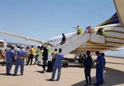 نقل 8 حالات مرضية من سقطرى لأبوظبي