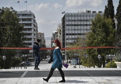 اليونان تعيد فتح المرافق الرياضية وتخفيض ساعات العمل