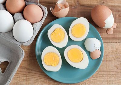 دراسة تحذر من تناول أكثر من 4 بيضات أسبوعيًا