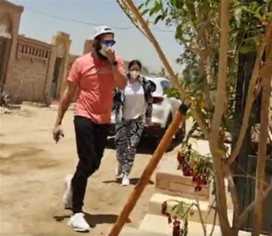 تفاصيل زيارة إيمي وحسن الرداد لقبر سمير غانم (صور)