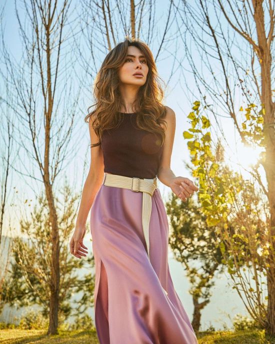 ستيفاني صليبا توجه رسالة لوائل كفوري بعد غنائه تتر مسلسل "داون تاون" (فيديو)