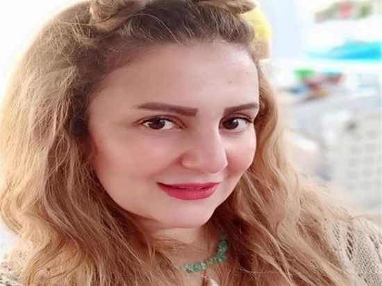 رانيا محمود ياسين تشارك جمهورها بصورة نادرة من الطفولة