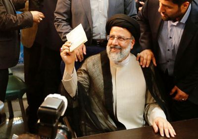 الزعتر: الانتخابات الإيرانية تعبر عن إرادة الحرس الثوري فقط