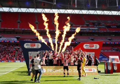 برنتفورد يتأهل للدوري الإنجليزي الممتاز للمرة الأولى في تاريخه