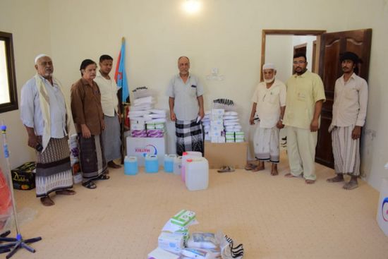 "الانتقالي" يمنح مساعدات طبية لمراكز الصحة بسيئون