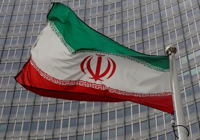 صحفي يُشيد بمناهضي مشاريع إيران في المنطقة