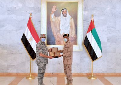رئيس الأركان الإماراتي يستقبل قائد القوات الجوية المصري