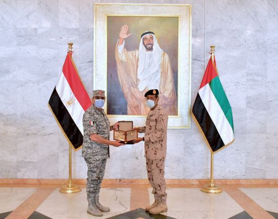رئيس الأركان الإماراتي يستقبل قائد القوات الجوية المصري