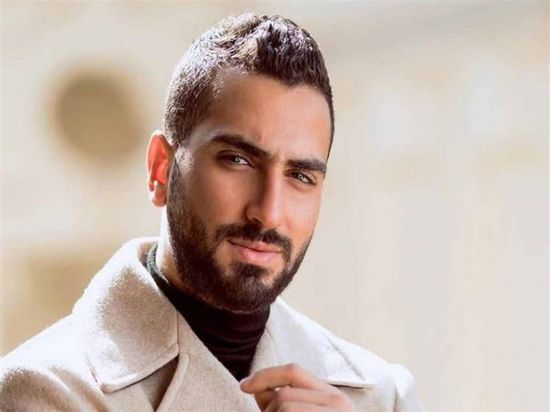 محمد الشرنوبي ينشر فيديو نادر يجمع والده بالراحلة وردة