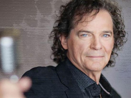 وفاة المطرب الأمريكي بي جيه توماس بعد صراع مع السرطان