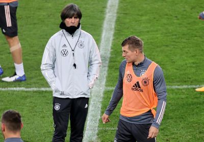 تدريبات خاصة لكروس في معسكر ألمانيا بعد تعافيه من فيروس كورونا