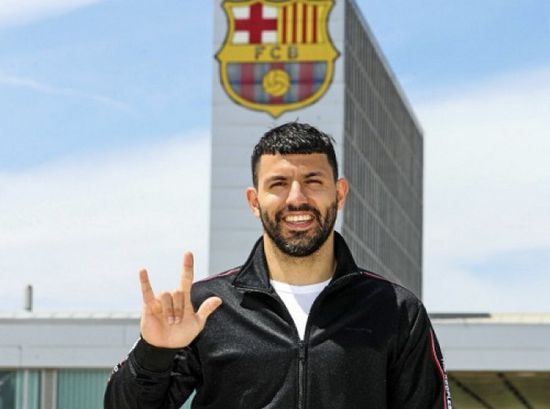 برشلونة يقدم أجويرو رسمياً