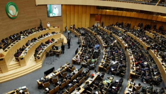  اشتباكات وتهديدات بالمسدسات في اجتماع للبرلمان الإفريقي