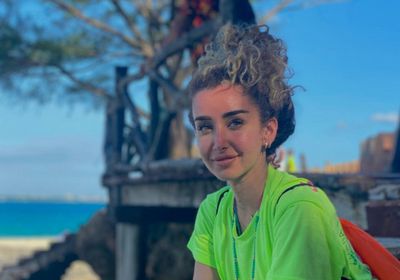 هنا الزاهد تنشر صورًا وفيديو من رحلتها في تنزانيا