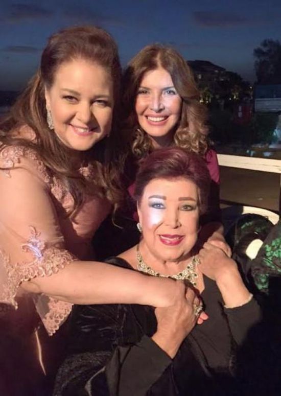 تامر أمين يدعو لدلال عبد العزيز وميرفت أمين (فيديو)