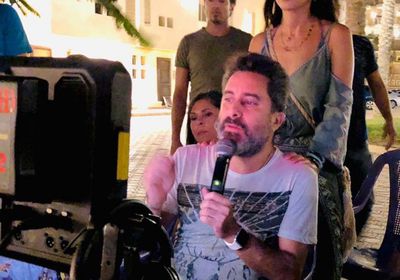 هادي الباجوري مع زوجته ياسمين رئيس في كواليس "قمر 14"