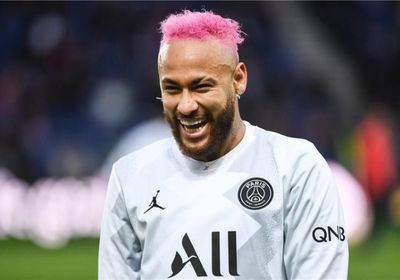 سيناتور برازيلي يناشد نيمار معارضة مخطط استضافة كوبا أمريكا