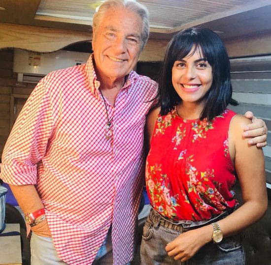 مصطفى فهمي مع هاجر الشرنوبي في كواليس مسلسل "الحرير المخملي