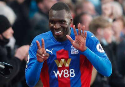 كريستال بالاس يعلن تمديد عقد بينتيكي