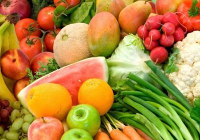 استقرار أسعار الخضروات والفواكه بأسواق عدن اليوم الجمعة