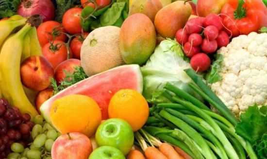 استقرار أسعار الخضروات والفواكه بأسواق عدن اليوم الجمعة