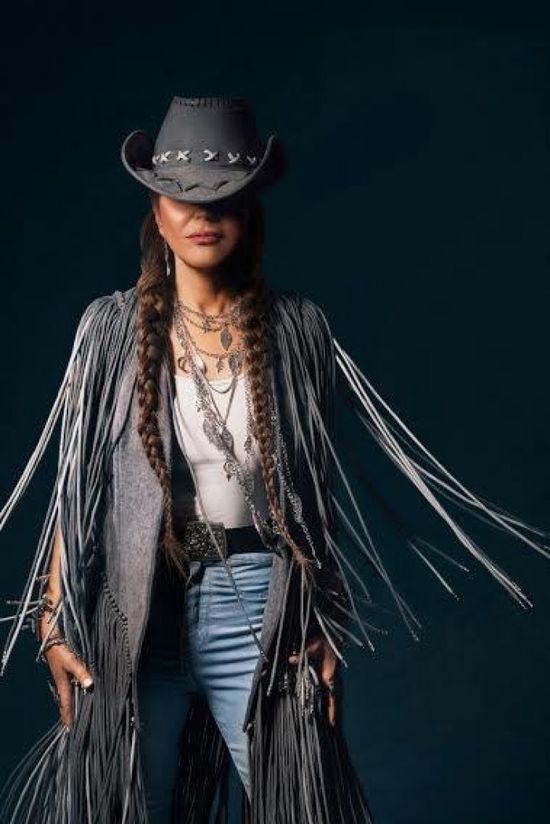 "الساعة اتنين بالليل" لسميرة سعيد تتخطى نصف مليون مشاهدة